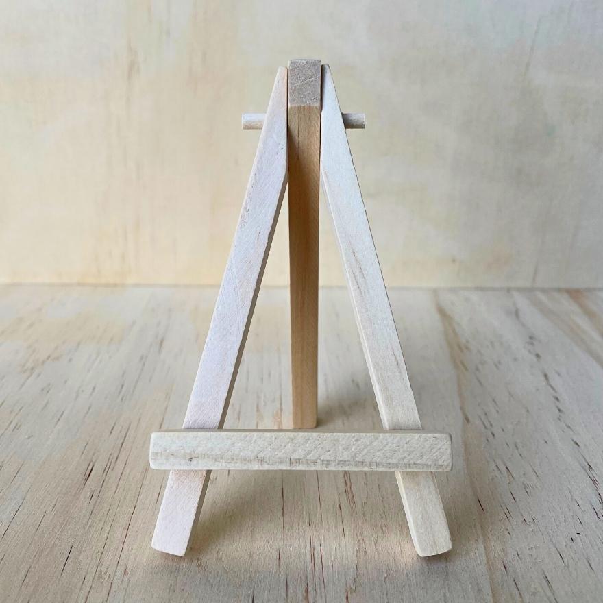 Add an Easel - Let's Be Frank Australia